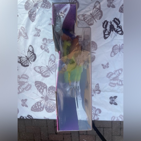 Barbie Extra Doll #7 Curvy - Pomeranian Pet - Picture 5 of 6